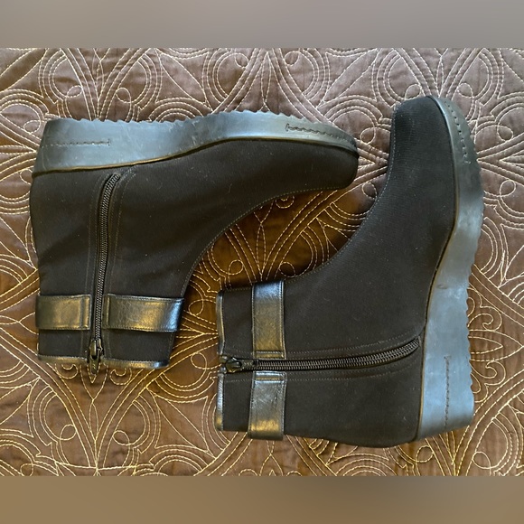 Stuart Weitzman Ankle Leather Boots Fur Lined Zipper Wedge Black Buckle 6.5 N - Picture 7 of 13